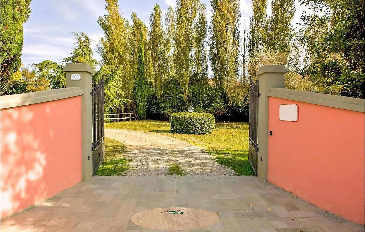 Amazing Home In Larciano Ferienhaus